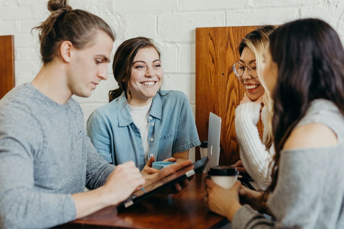 How to Manage Remote Teams Across Time Zones in 2024