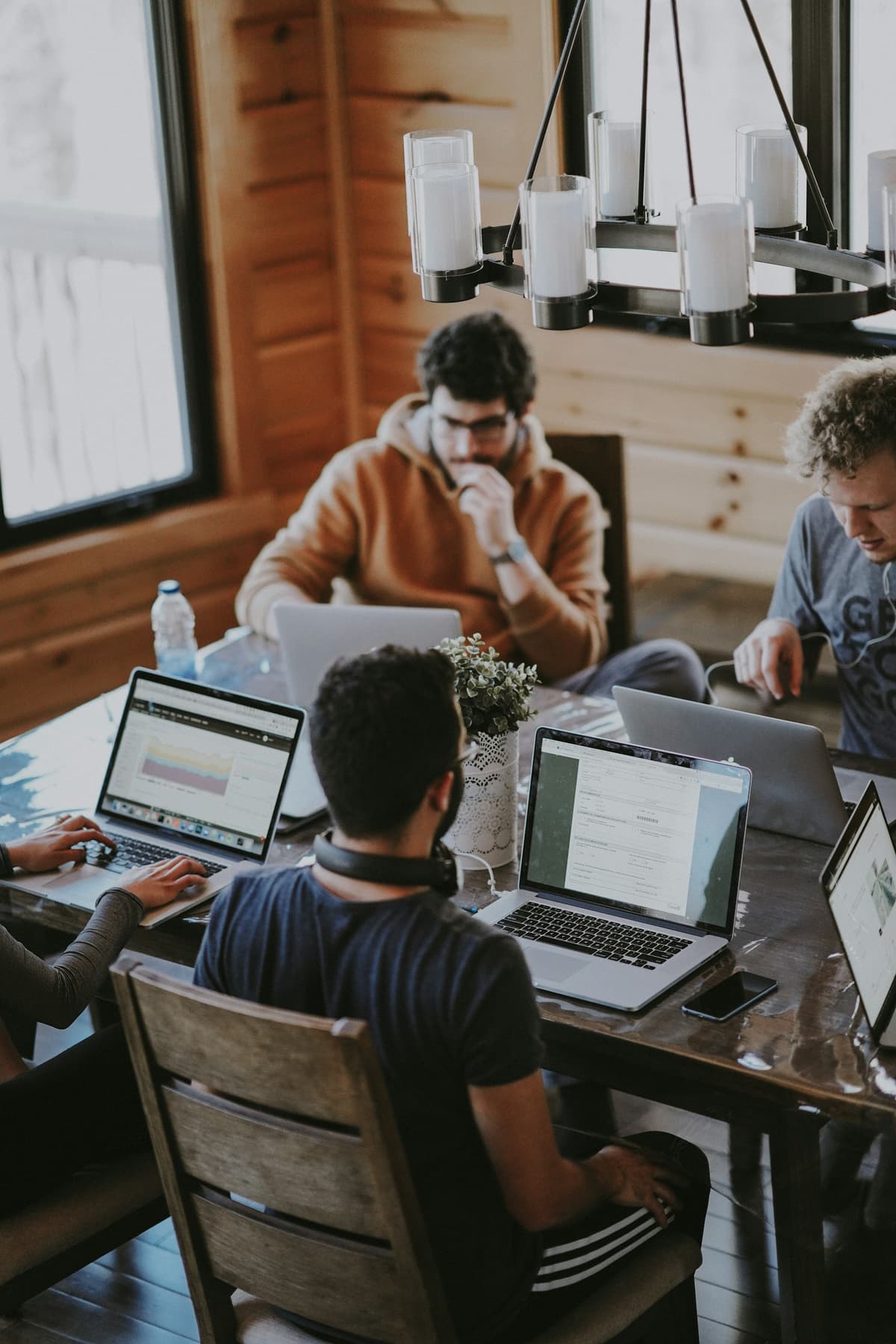 Is the 9-to-5 Work Schedule Dead? Pros and Cons of Flexible Work Hours